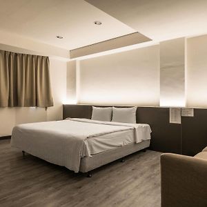 Lotus Yuan Business Hotel